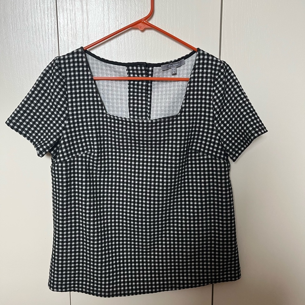 Blue Tassel Size small. Cute button detail in the back